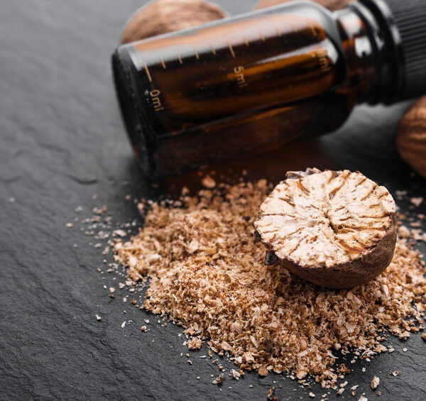 nutmeg essential oil